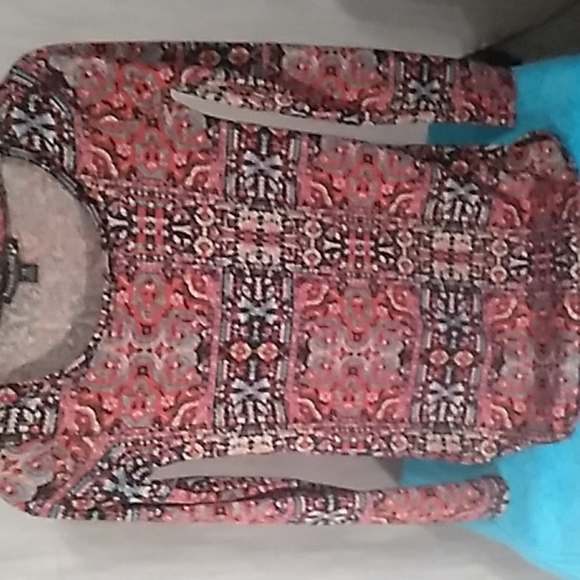 living doll Tops - Living Doll XS Colorful DesignTop Long Sleeves